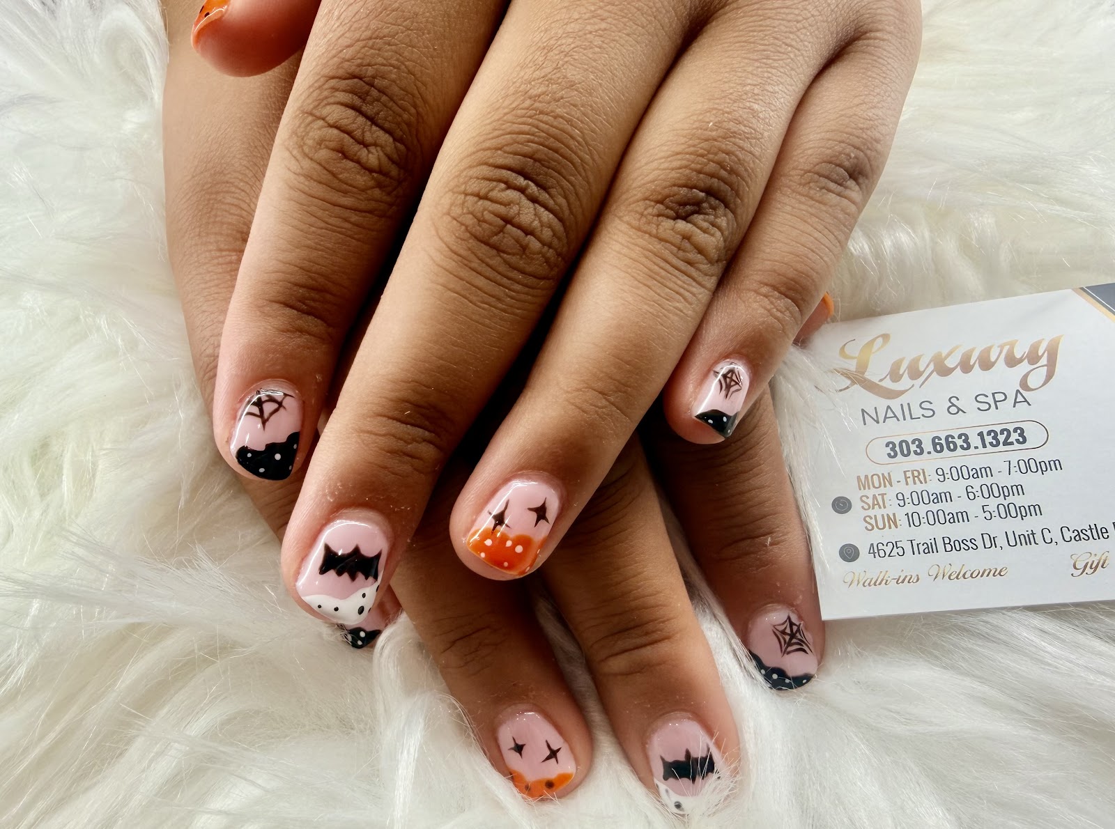Luxury Nails and Spa nail photo 4