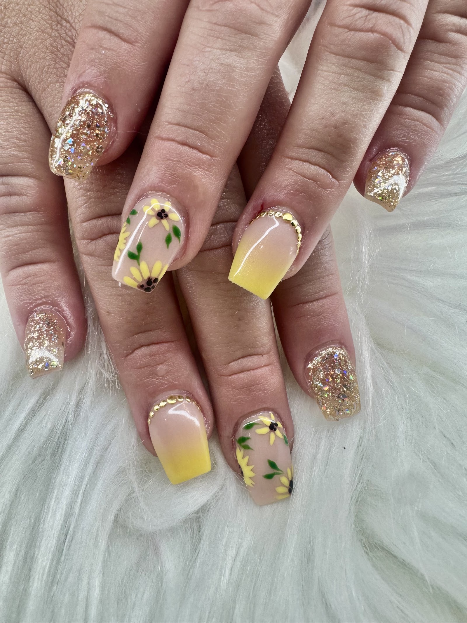 Luxury Nails and Spa nail photo 5